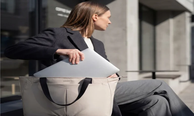 Underseat Bag or Aluminum Carry-On? Business Travel Choice